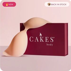 NWT CAKES Cleavage Bra